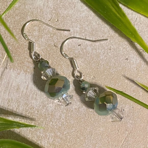 3/$18 Gorgeous Clear & Iridescent Sea Foam Green Faceted Glass Bead Silver Hook - Picture 4 of 8